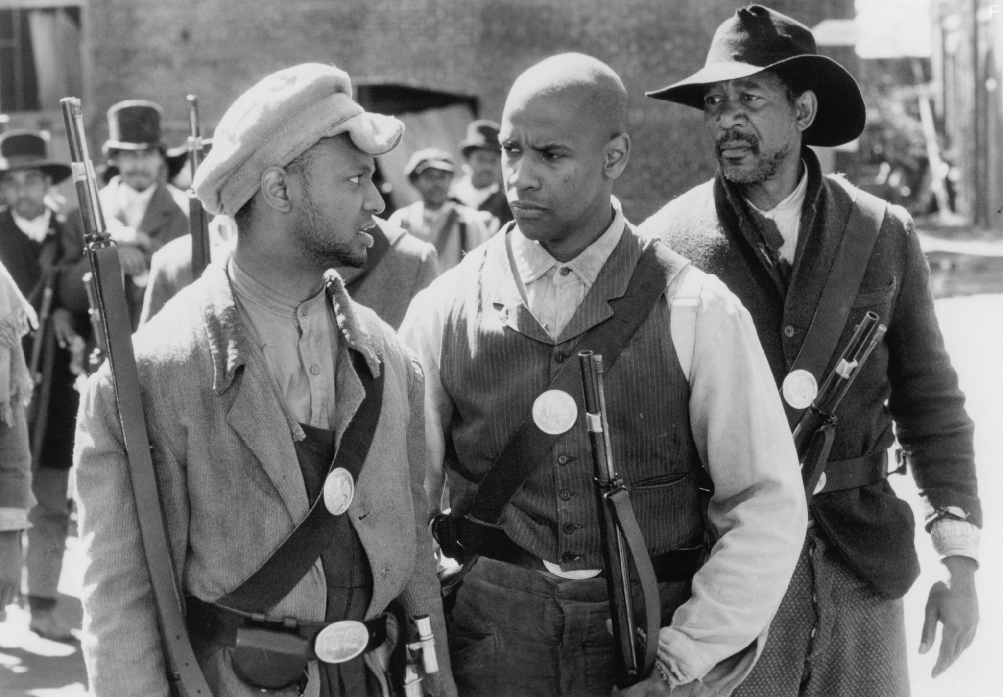 Morgan Freeman, Denzel Washington, and Jihmi Kennedy in Доблесть (1989)