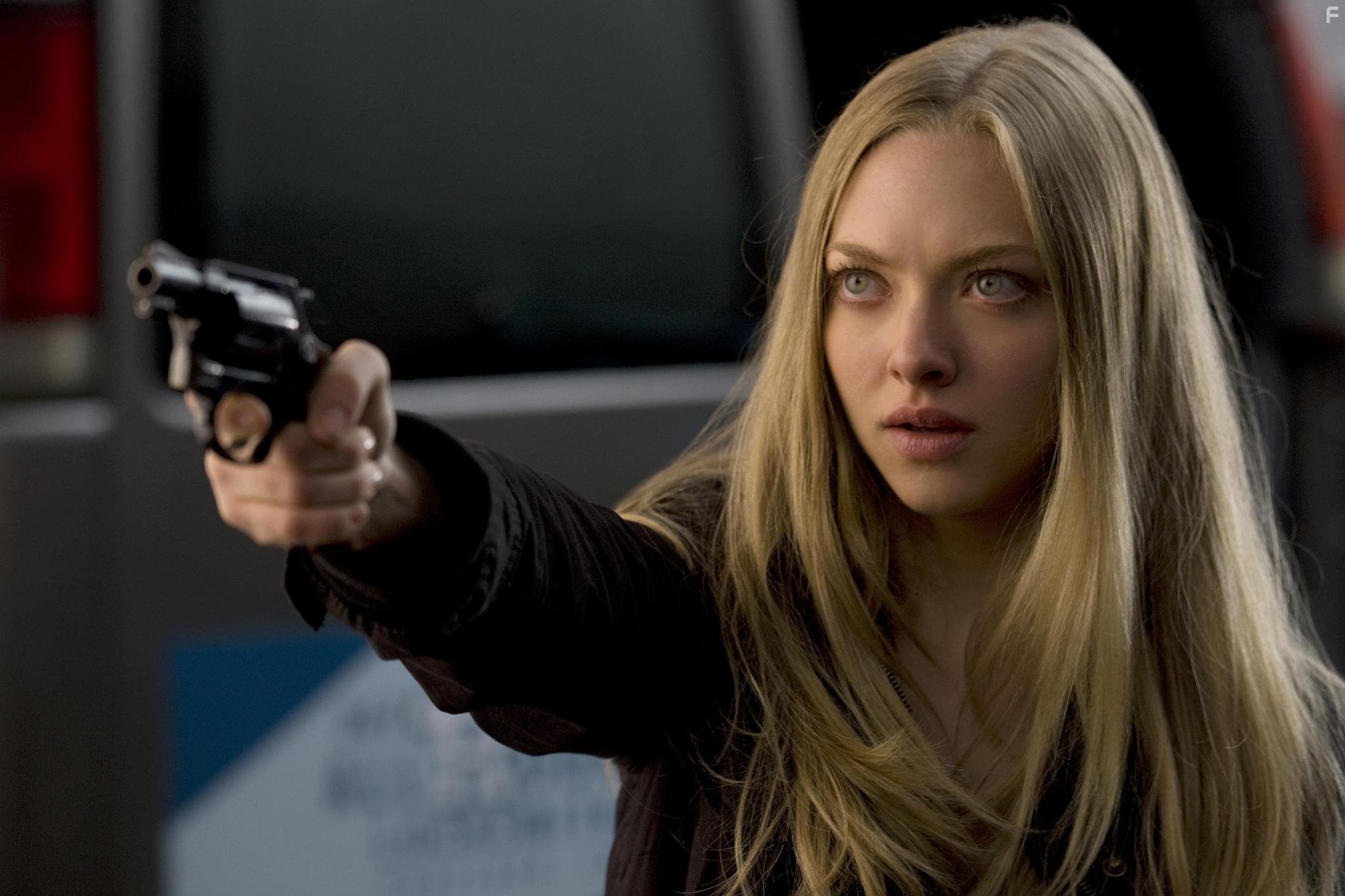 Amanda Seyfried in Игра на выживание (2012)