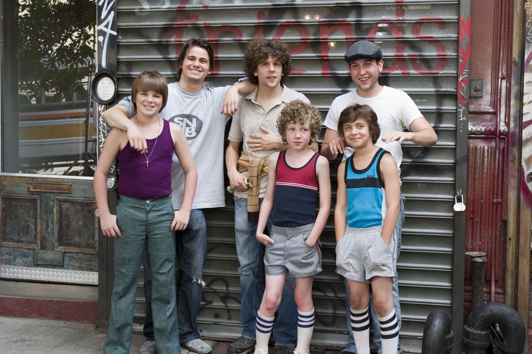 Jesse Eisenberg, Chris Marquette, Jason Ritter, Miles Chandler, Steven Hinkle, and Cain Kerner in Образование Чарли Бэнкса (2007)