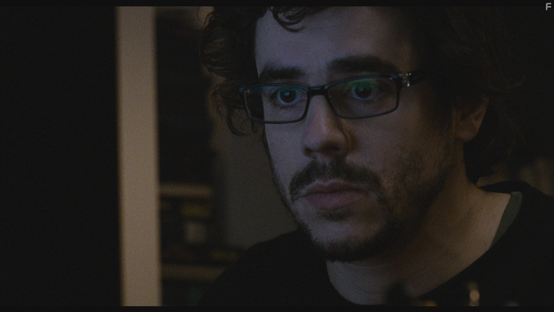 Javier Drolas in Глухие стены (2011)