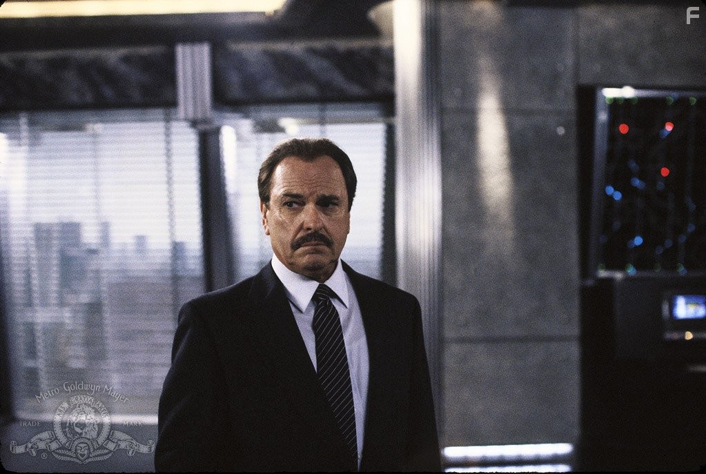 Rip Torn in Робокоп 3 (1993)