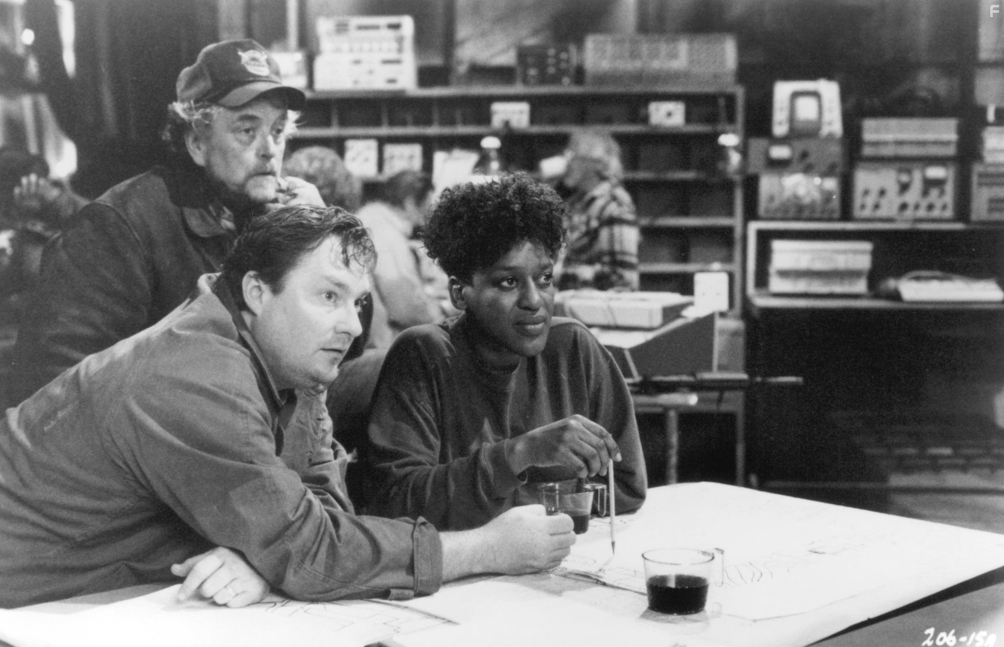 CCH Pounder, Stanley Anderson, and Stephen Root in Робокоп 3 (1993)