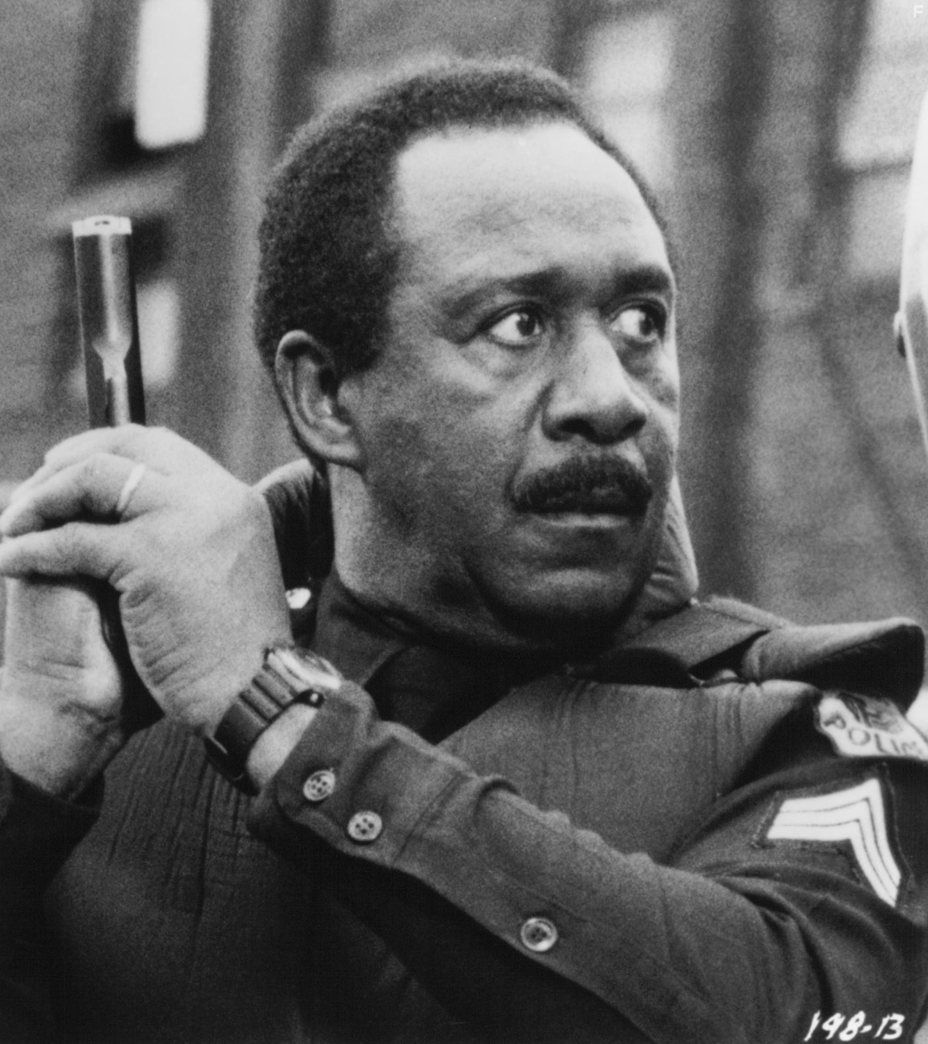 Robert DoQui in Робокоп 3 (1993)