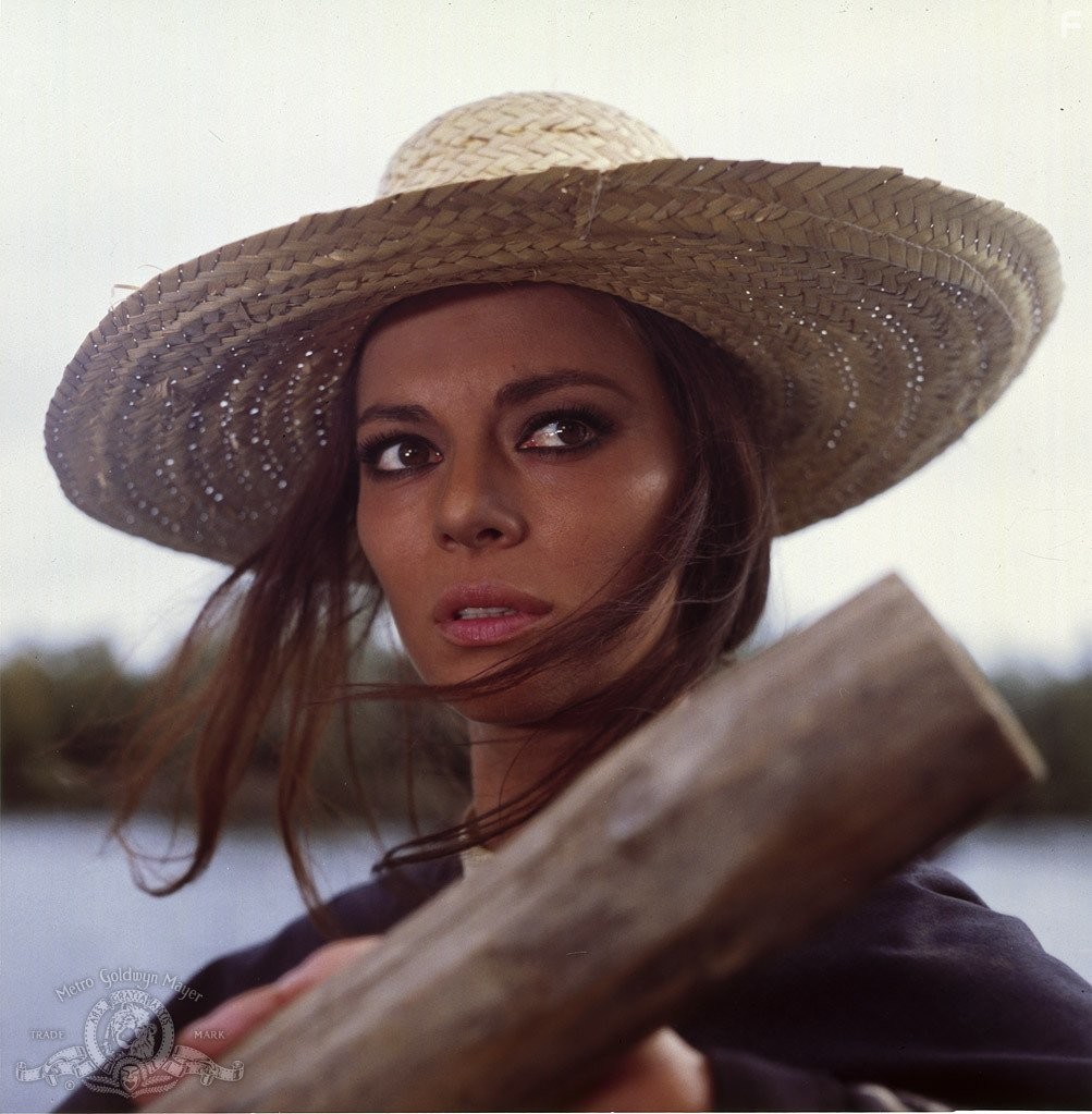 Giovanna Ralli in Наемник (1968)
