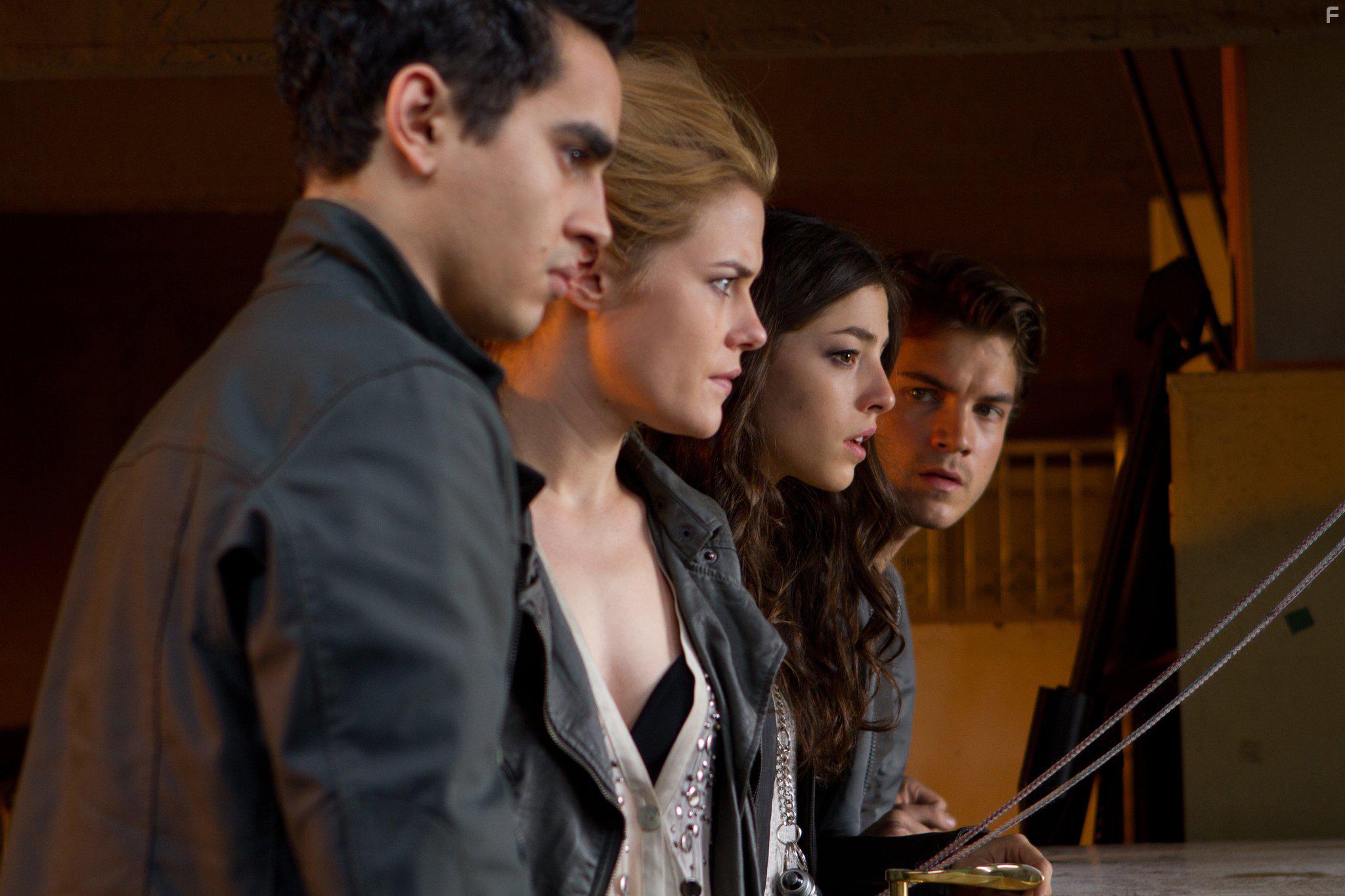 Emile Hirsch, Max Minghella, Rachael Taylor, and Olivia Thirlby in The Darkest Hour (2011)