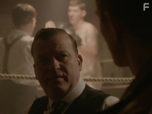 Вверх и вниз по лестнице (2010)