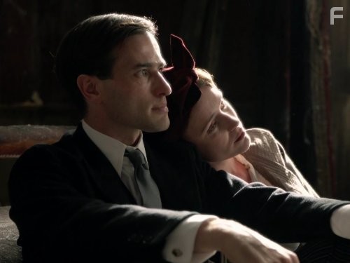 Вверх и вниз по лестнице (2010)