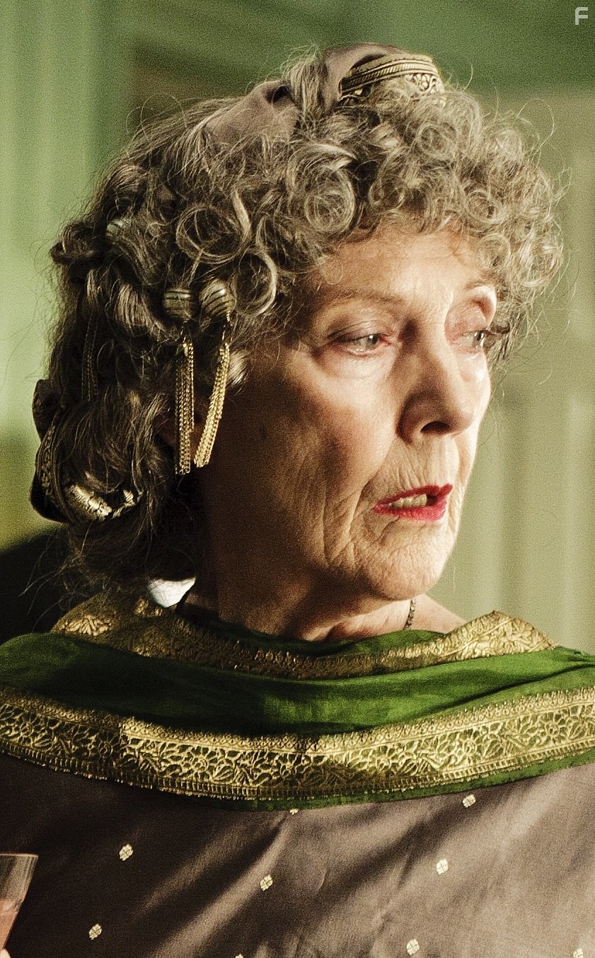 Eileen Atkins in Вверх и вниз по лестнице (2010)