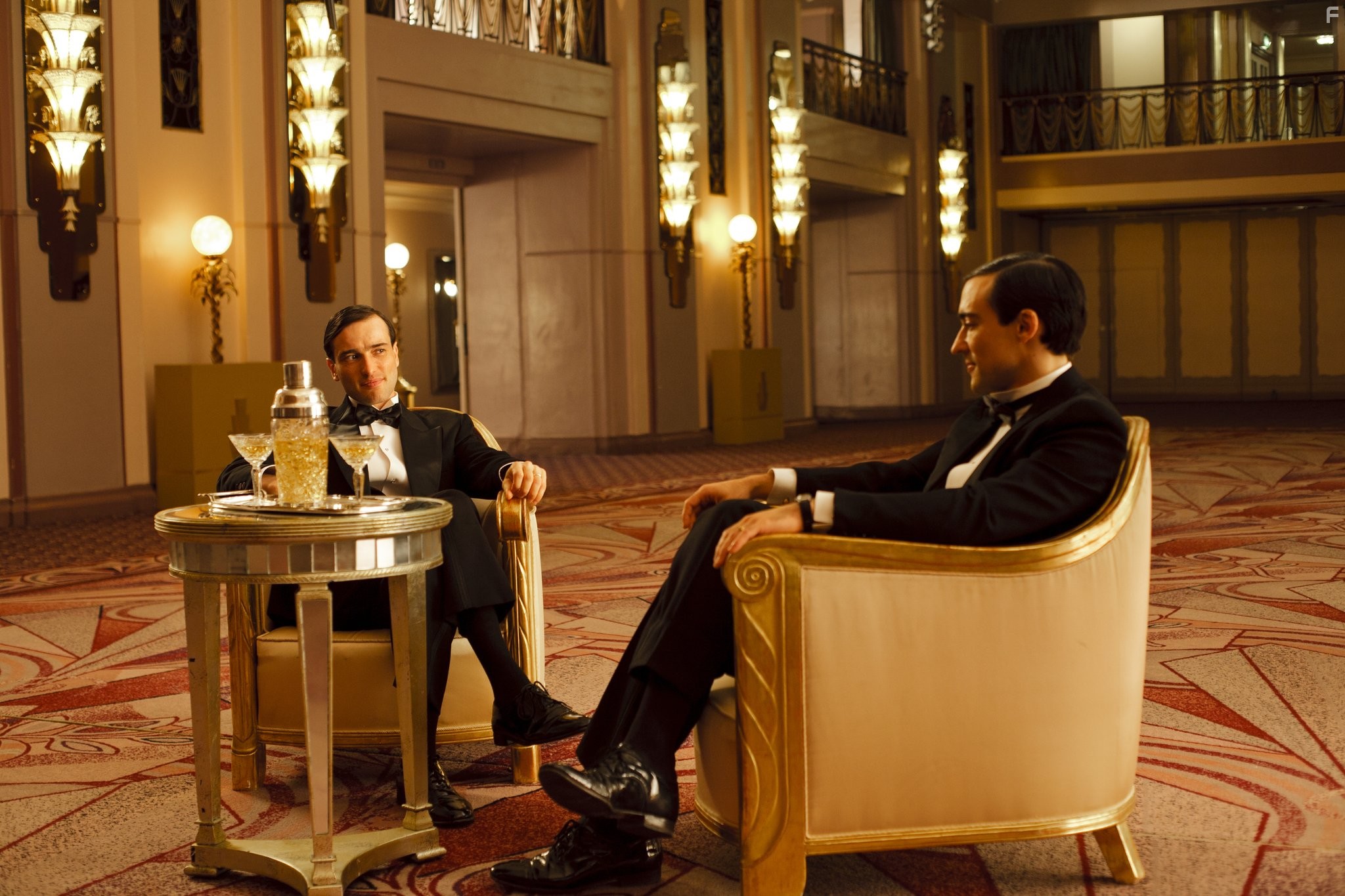 Ed Stoppard in Вверх и вниз по лестнице (2010)