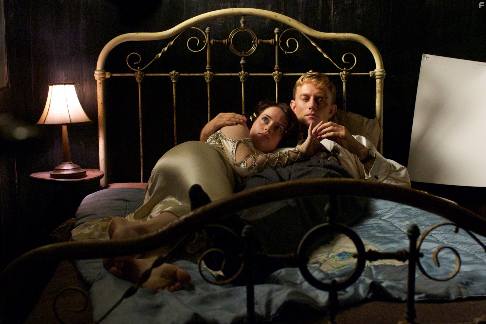 Neil Jackson and Claire Foy in Вверх и вниз по лестнице (2010)