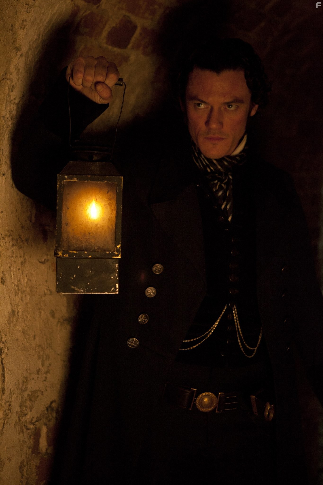 Luke Evans in Ворон (2012)