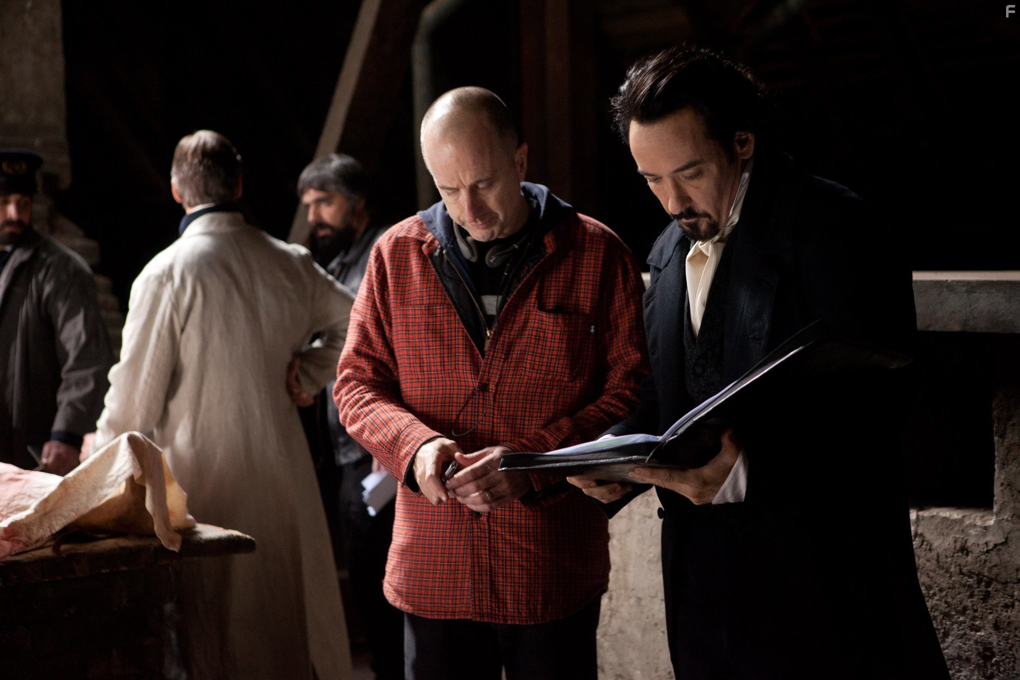 John Cusack and James McTeigue in Ворон (2012)