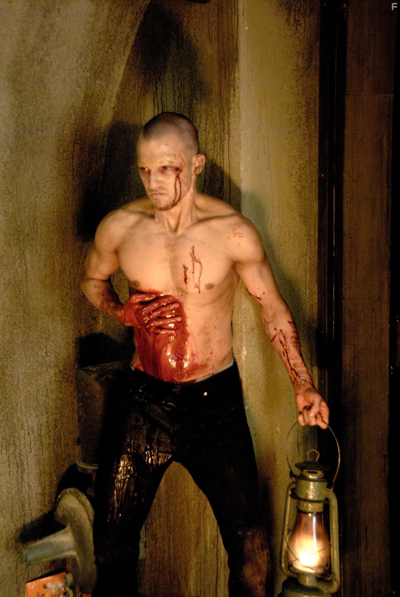 Milo Ventimiglia in Разделитель (2011)