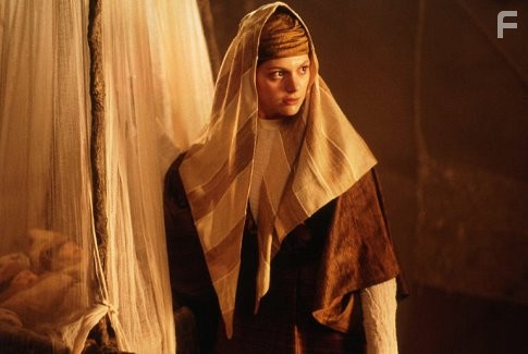 Klara Issova as Lichna