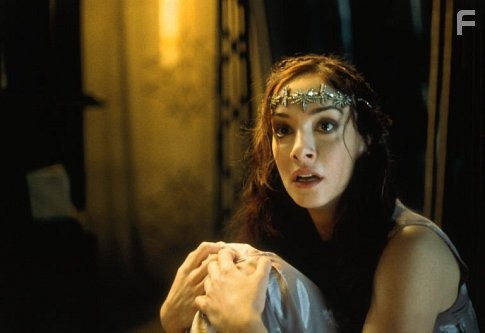 Daniela Amavia in Дети Дюны (2003)