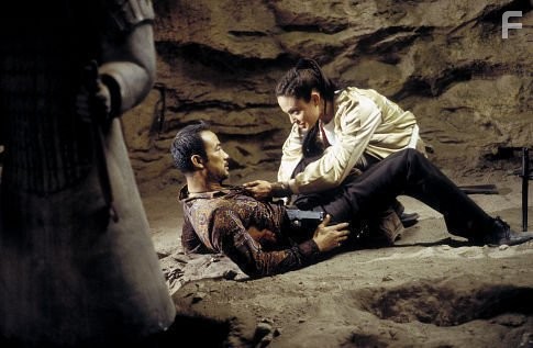 Лара Крофт: Расхитительница гробниц 2 – Колыбель жизни