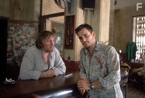 G?rard Depardieu and Matt Dillon in Город призраков (2002)
