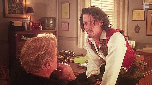 Marlon Brando and Johnny Depp in Дон Жуан де Марко (1994)