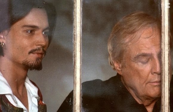 Marlon Brando and Johnny Depp in Дон Жуан де Марко (1994)