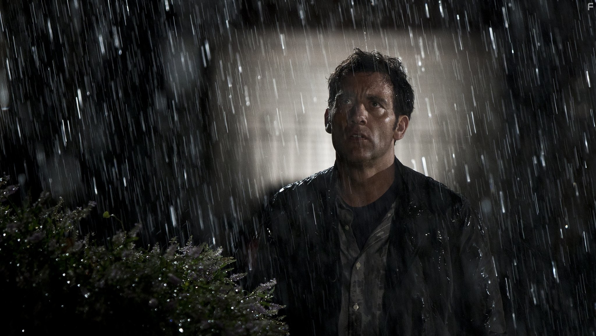 Clive Owen in Пожиратели (2011)