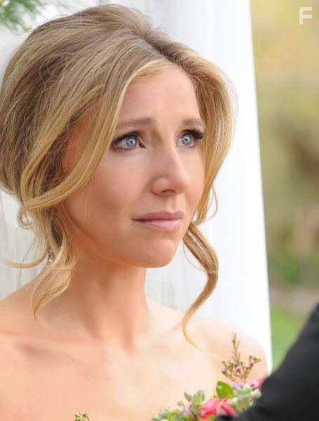 Sarah Chalke in Maneater (2009)