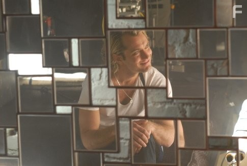 Jude Law in Сыщик (2007)