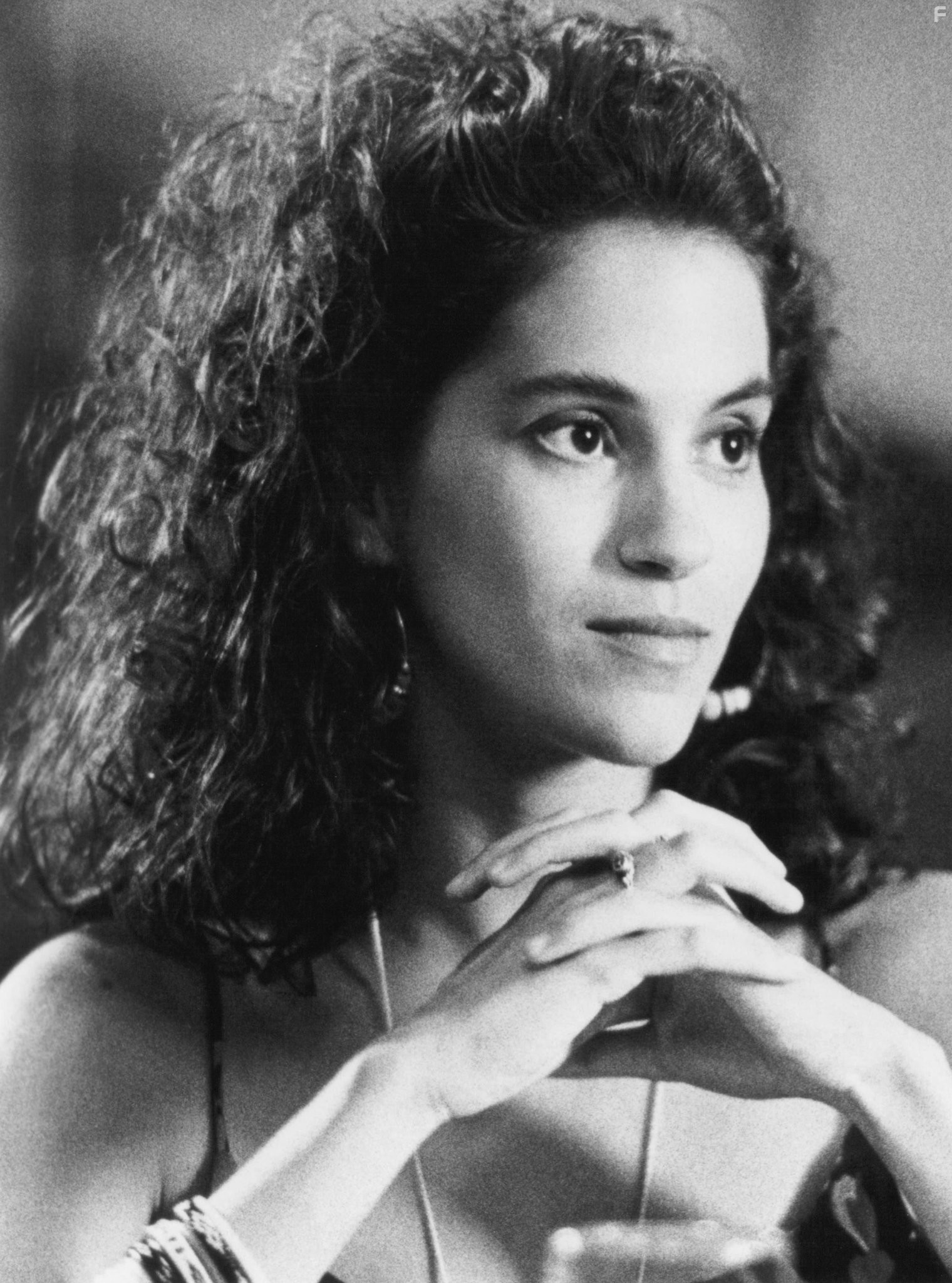Jami Gertz in Братья-сестры, соперники-соперницы (1990)