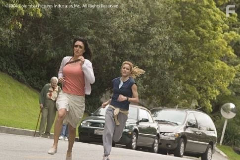 T?a Leoni and Paz Vega in Испанский-английский (2004)