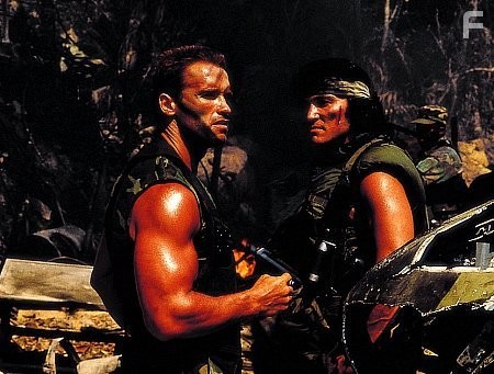 Arnold Schwarzenegger and Sonny Landham in Хищник (1987)