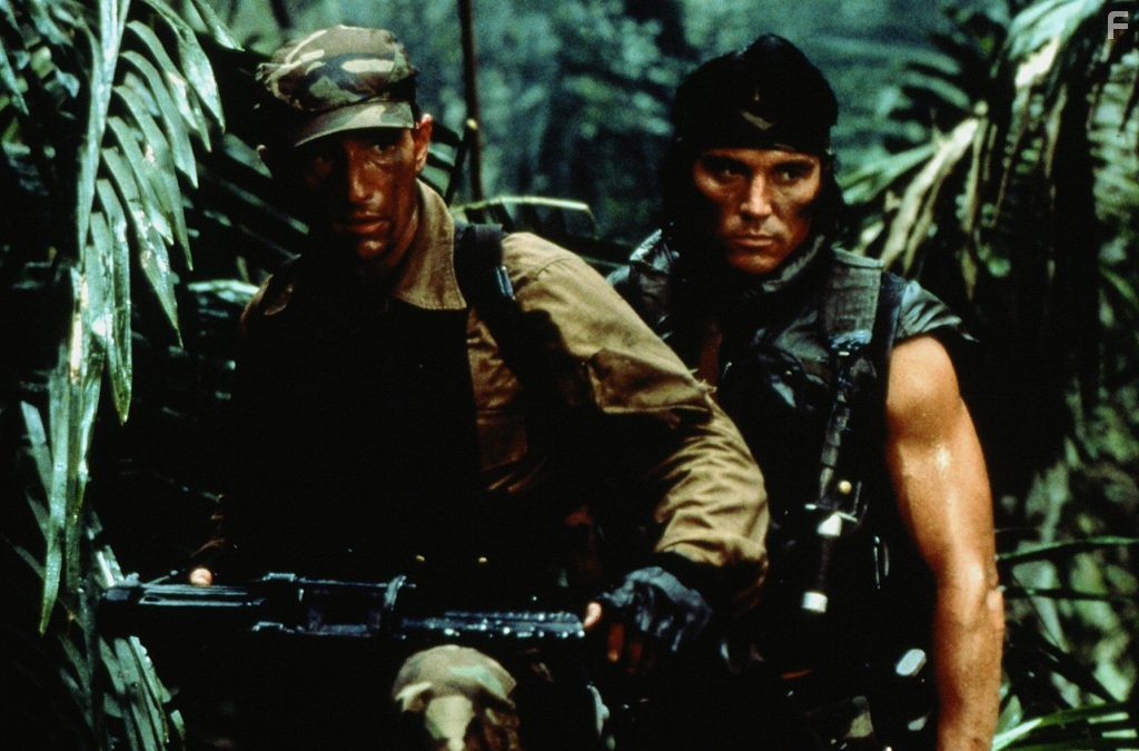 Arnold Schwarzenegger and Sonny Landham in Хищник (1987)