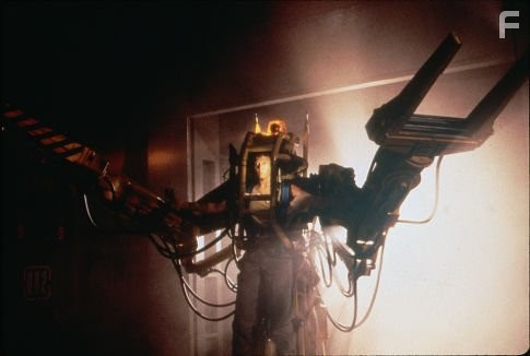 Sigourney Weaver in Чужиe (1986)