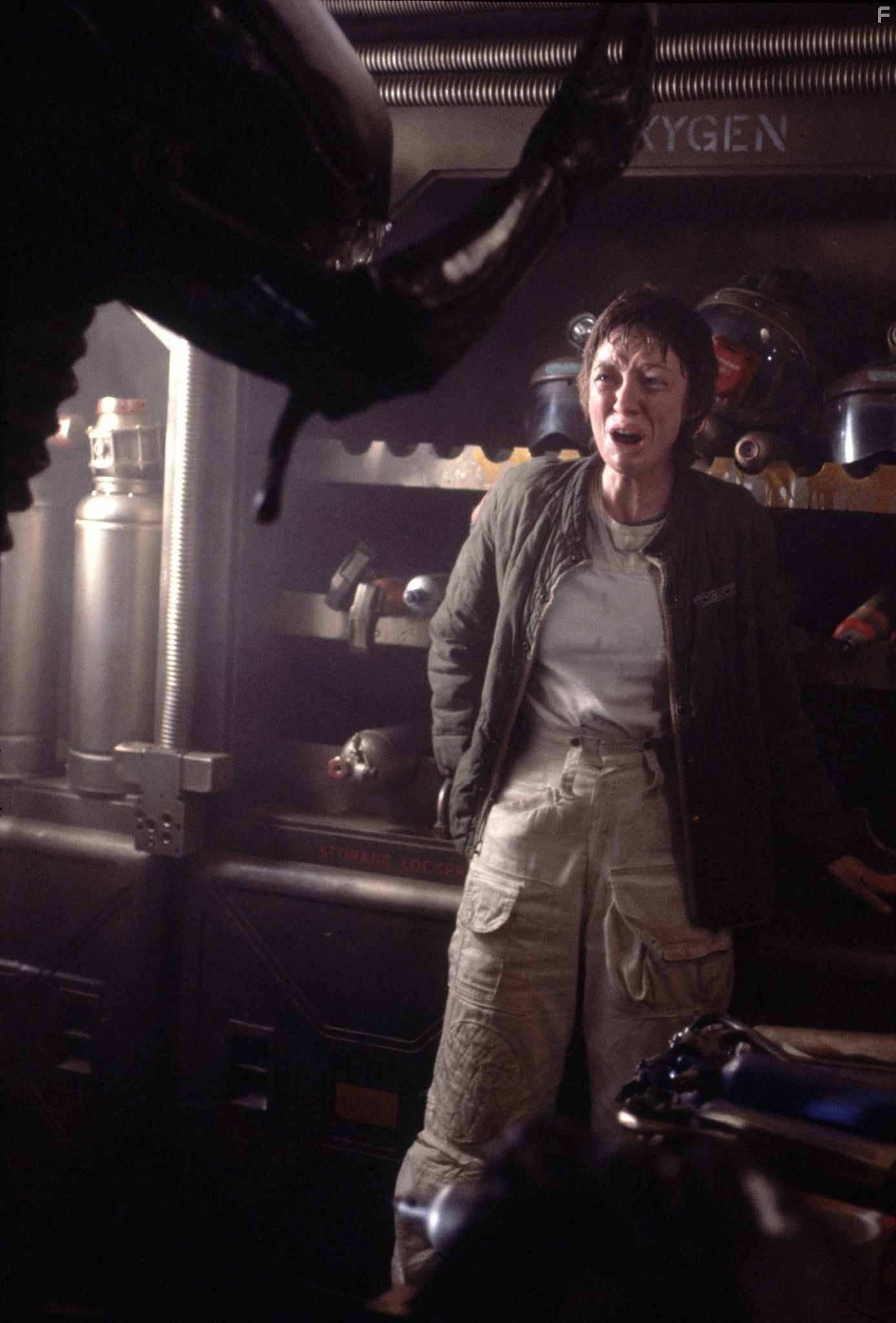 Veronica Cartwright and Bolaji Badejo in Чужoй (1979)