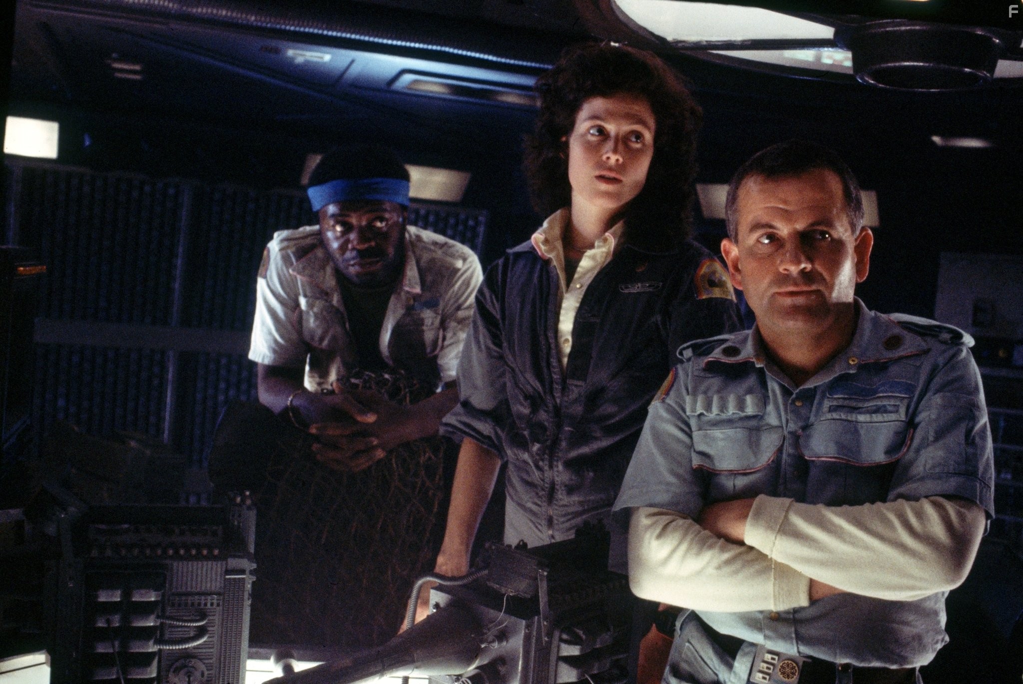 Sigourney Weaver, Ian Holm, and Yaphet Kotto in Чужoй (1979)