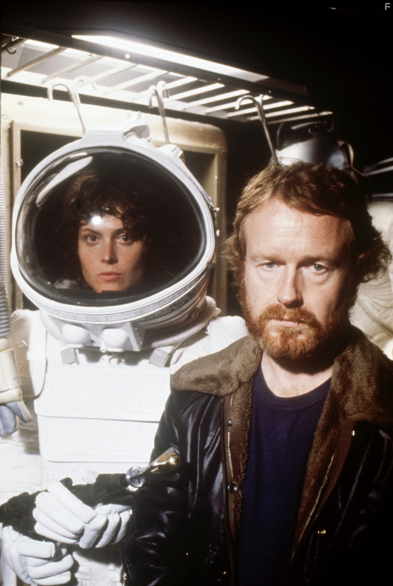 Sigourney Weaver and Ridley Scott in Чужoй (1979)