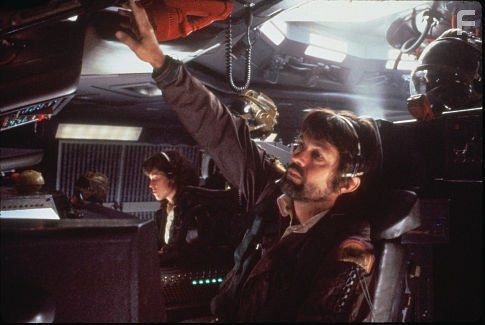 Sigourney Weaver and Tom Skerritt in Чужoй (1979)