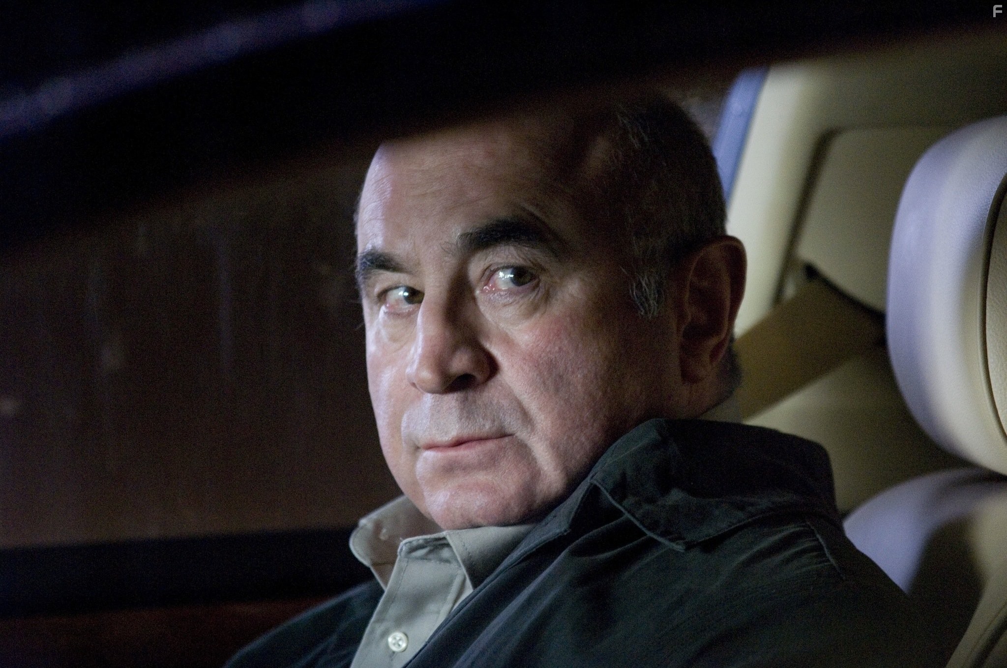 Bob Hoskins in Судный день (2008)