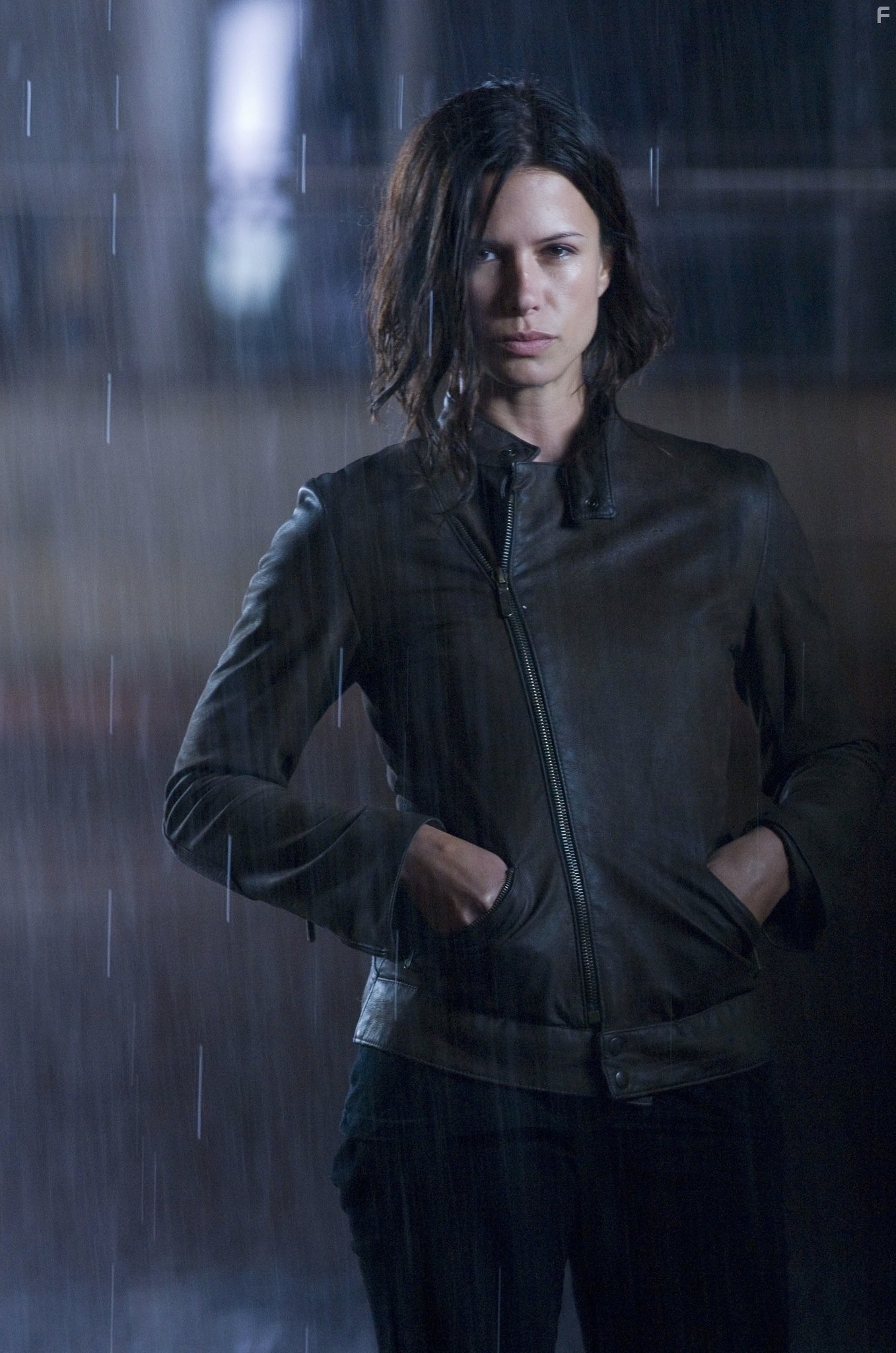 Rhona Mitra in Судный день (2008)