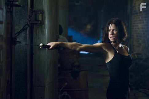 Rhona Mitra in Судный день (2008)