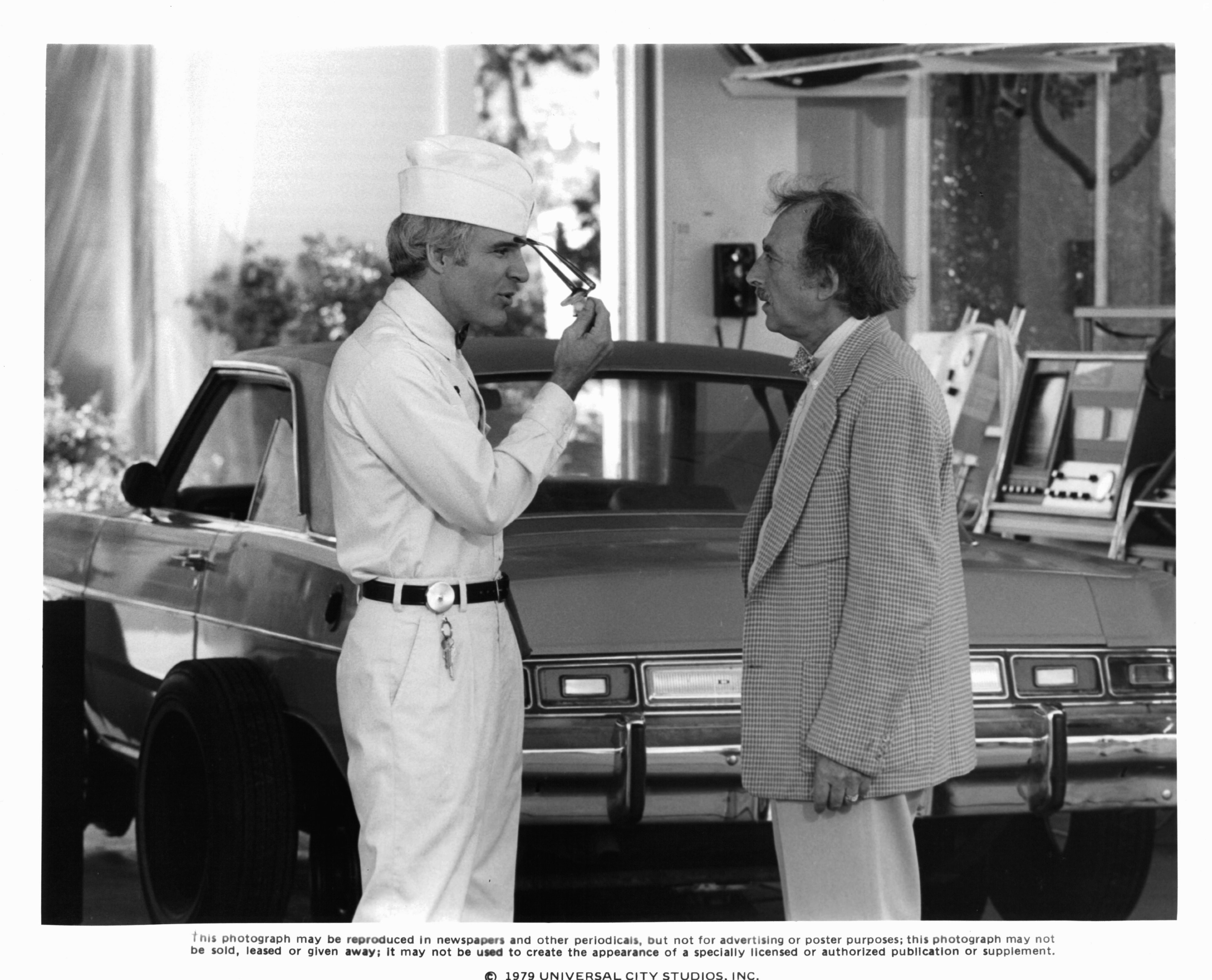 Steve Martin and Bill Macy in Придурок (1979)