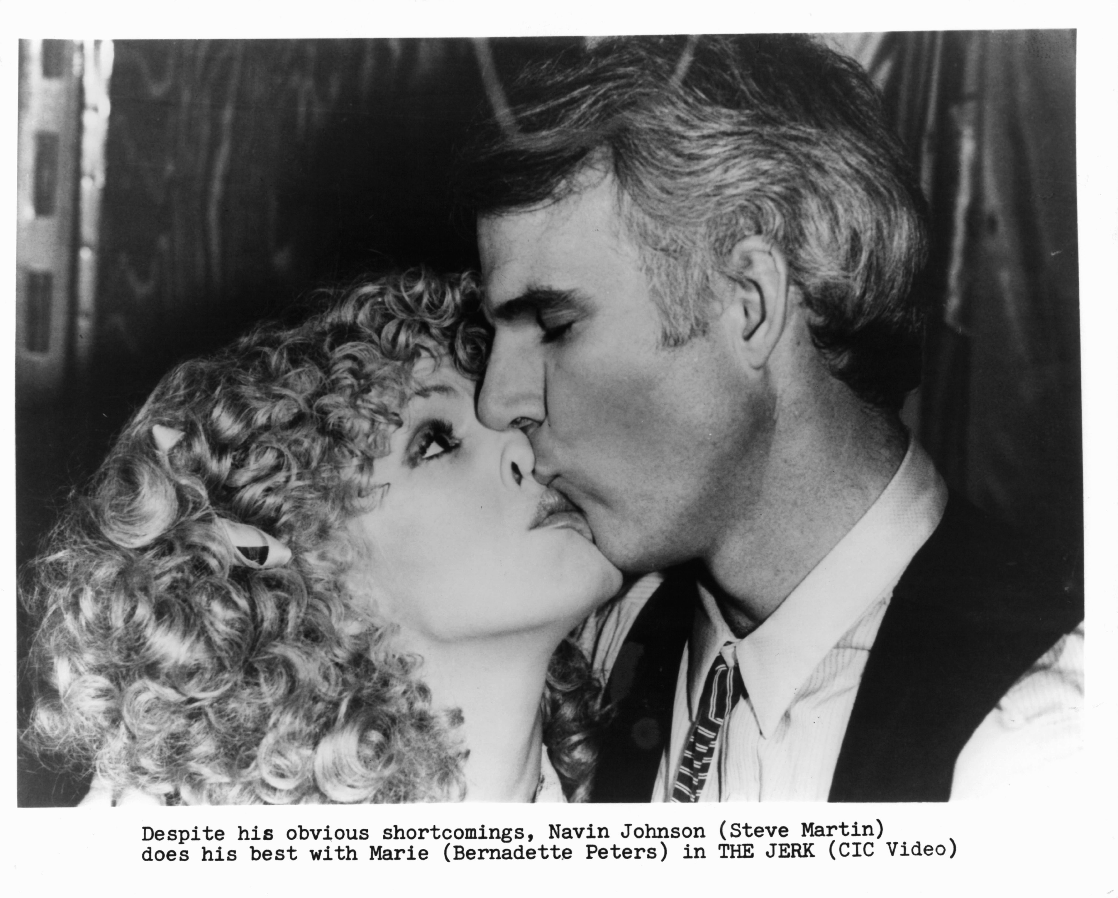 Steve Martin and Bernadette Peters in Придурок (1979)