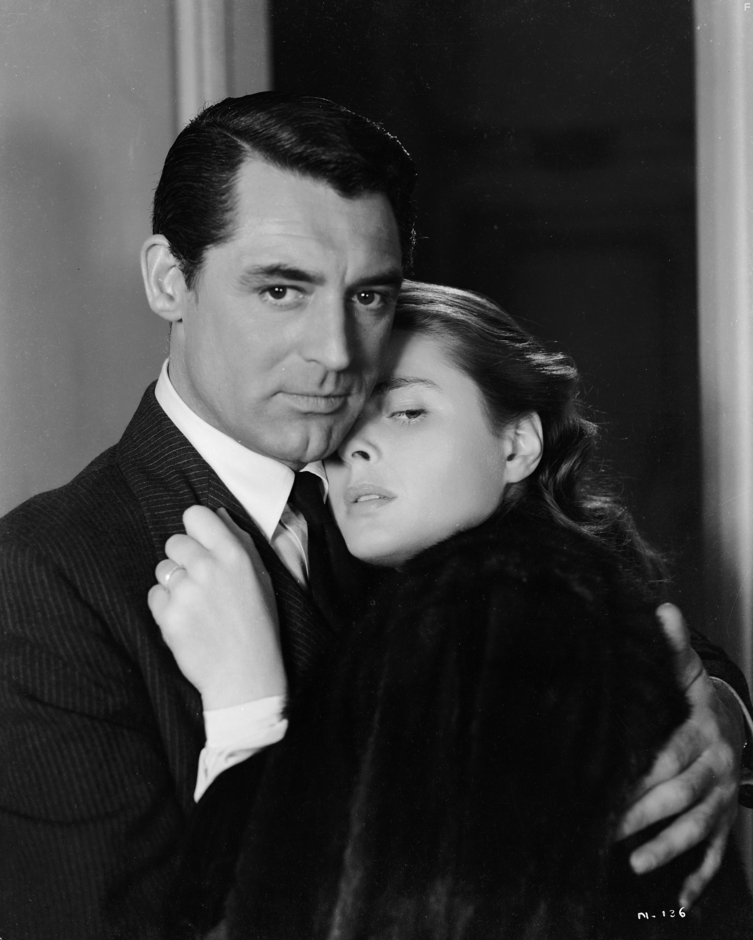 Ingrid Bergman and Cary Grant in Дурная слава (1946)
