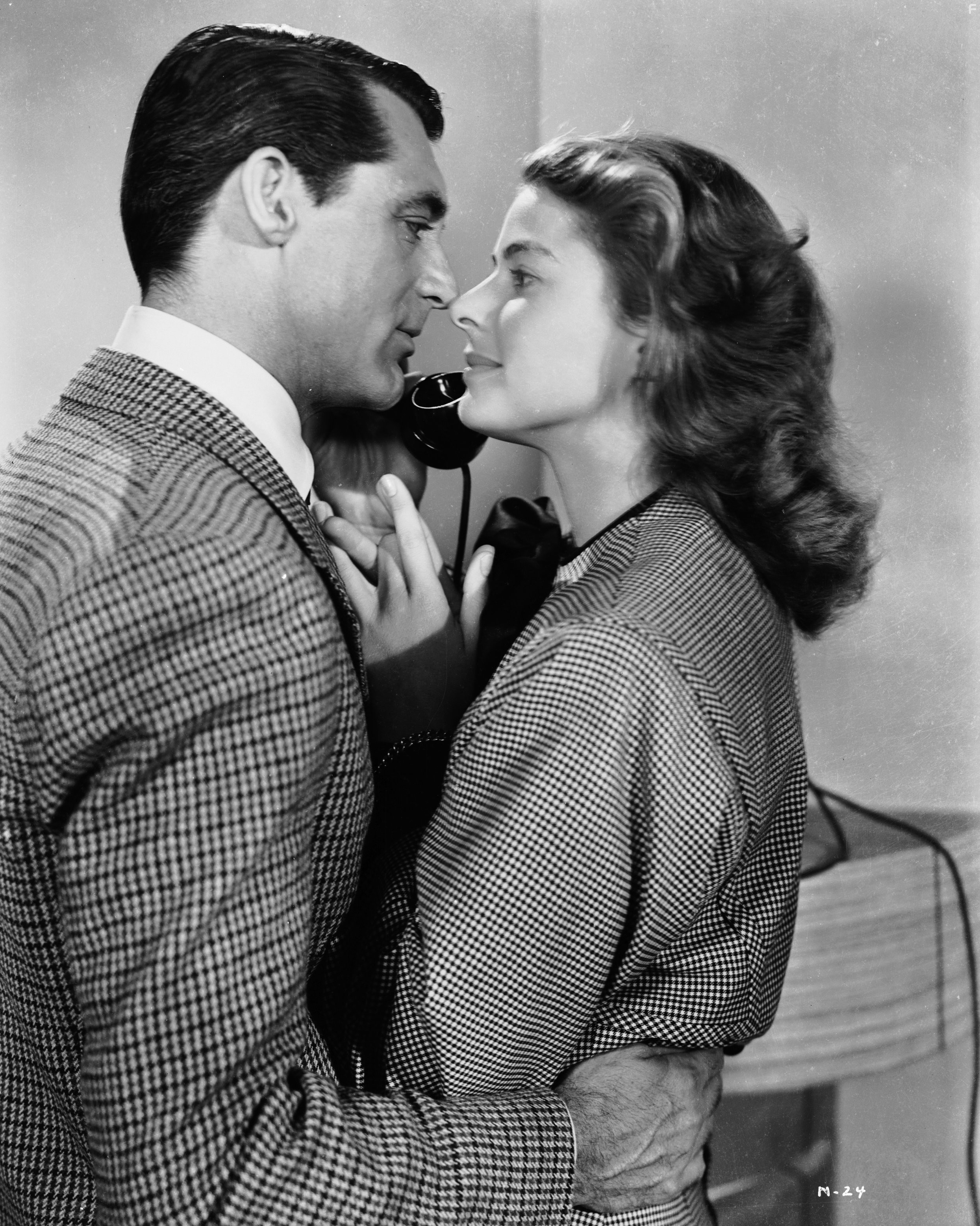 Ingrid Bergman and Cary Grant in Дурная слава (1946)