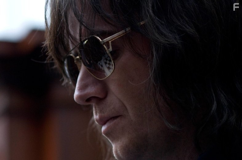 Rhys Ifans in Мистер Ганджубас (2010)