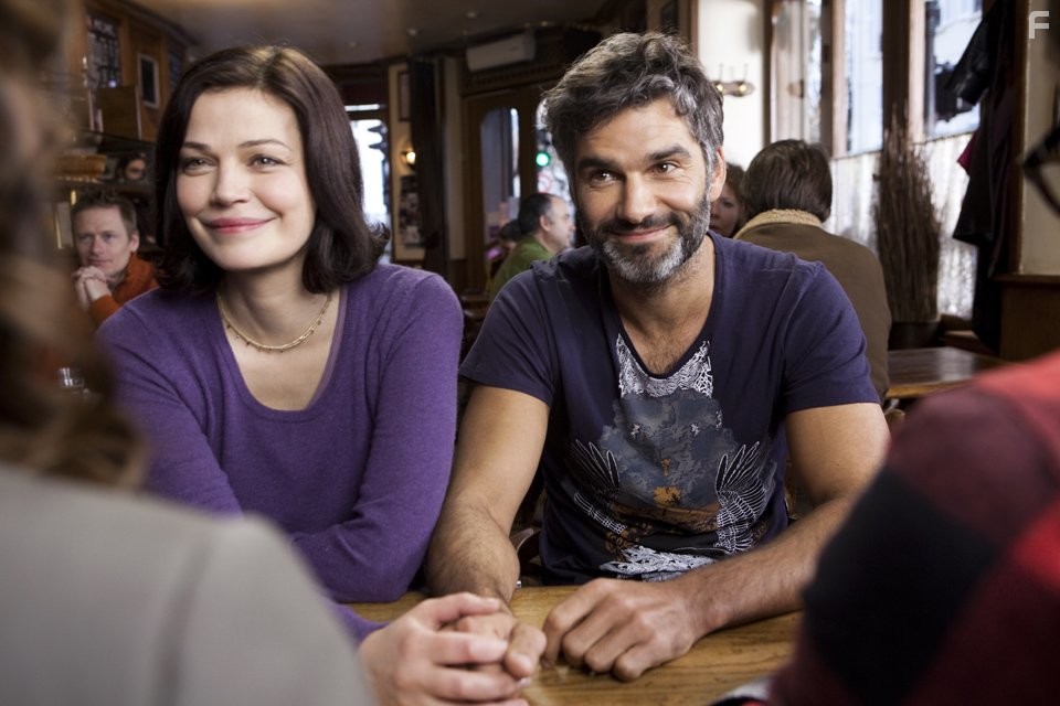 Marianne Denicourt and Fran?ois Vincentelli in Une folle envie (2011)
