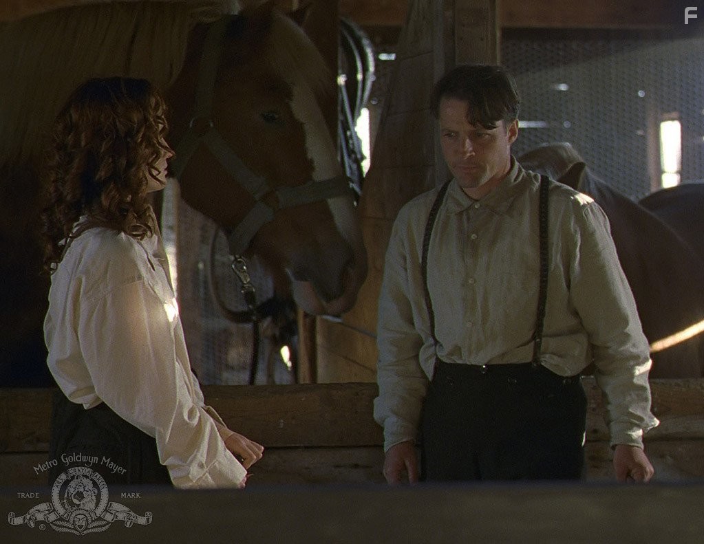 Tim Guinee in Рожденные ветром (2005)