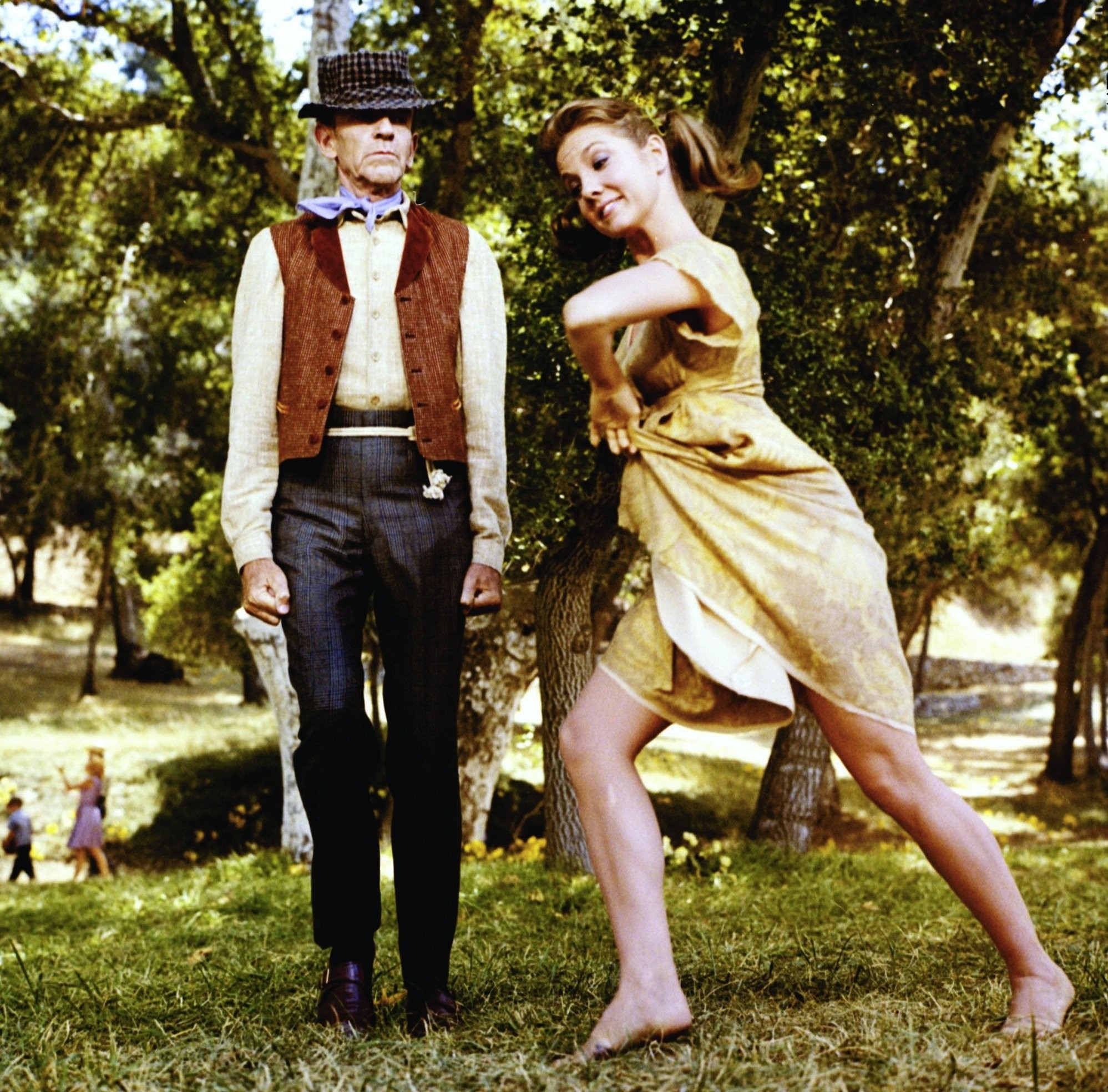 Fred Astaire and Barbara Hancock in Радуга Финиана (1968)