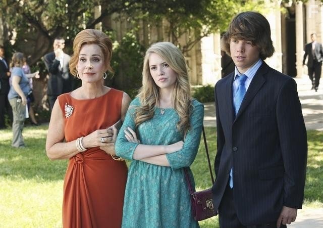 Annie Potts, Colton Shires, and Lauran Irion in Благочестивые стервы (2012)