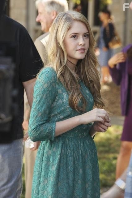 Lauran Irion in Благочестивые стервы (2012)