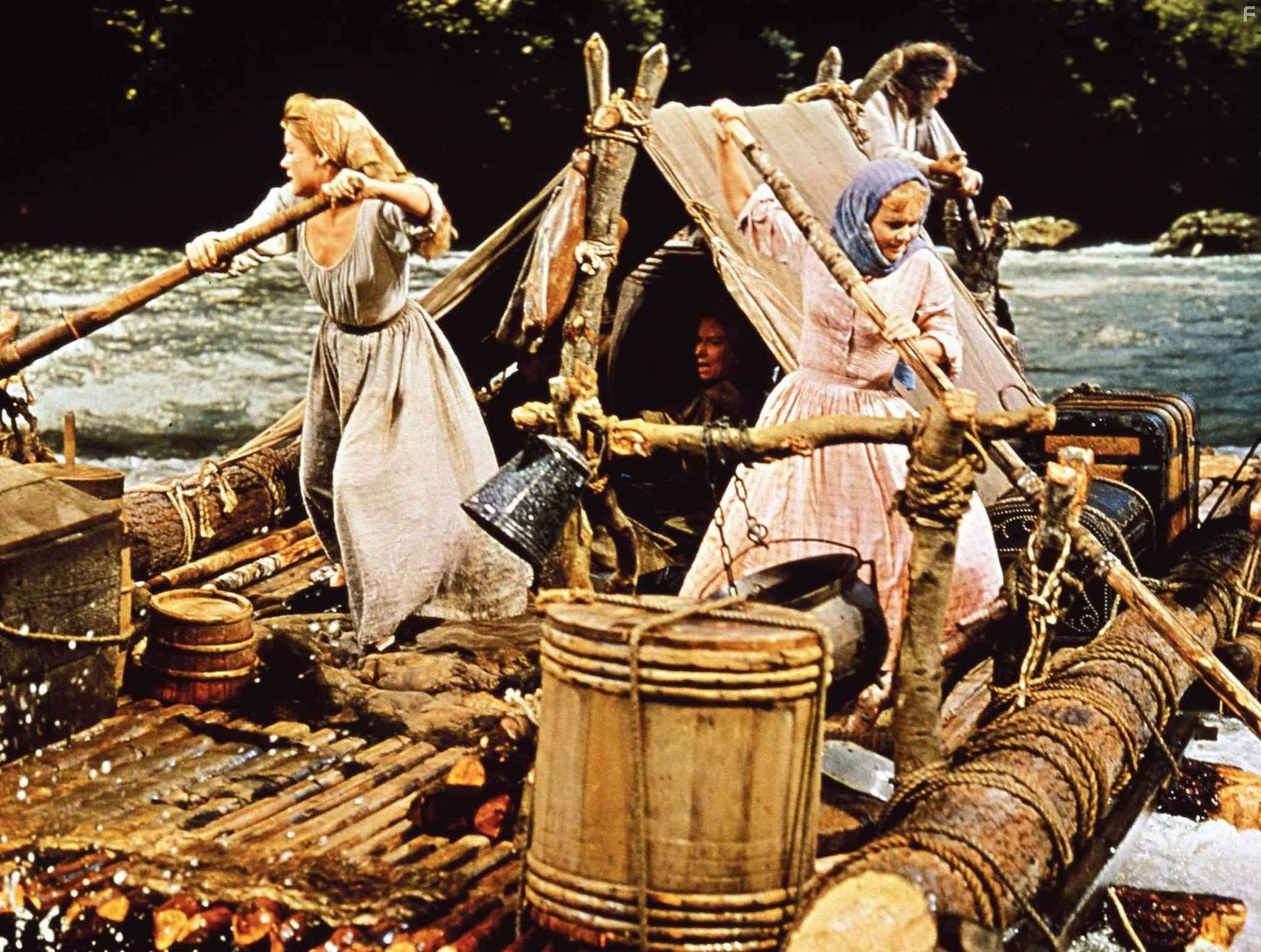 Debbie Reynolds and Carroll Baker in Война на Диком Западе (1962)