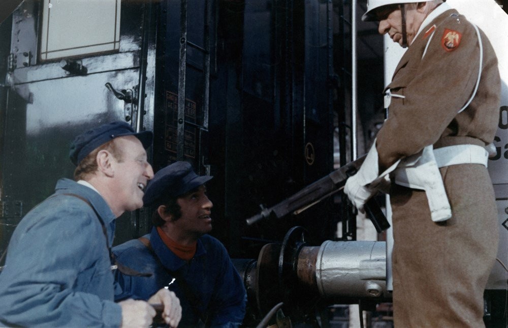 Jean-Paul Belmondo, Bourvil, and Robert Dalban in Супермозг (1969)